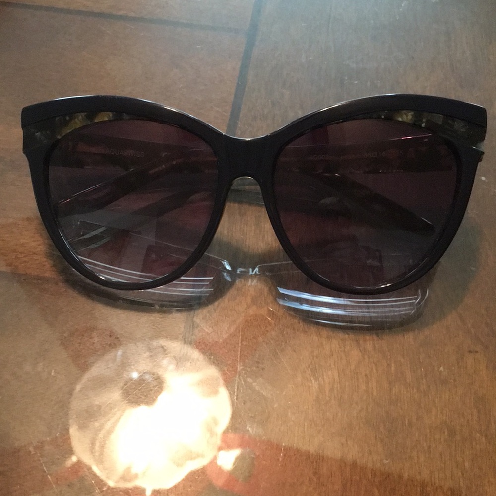 AQS. Aquaswiss sunglasses